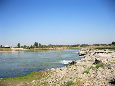 Шоликорская дамба на реке Сырдарья Шоликорская дамба на реке Сырдарья